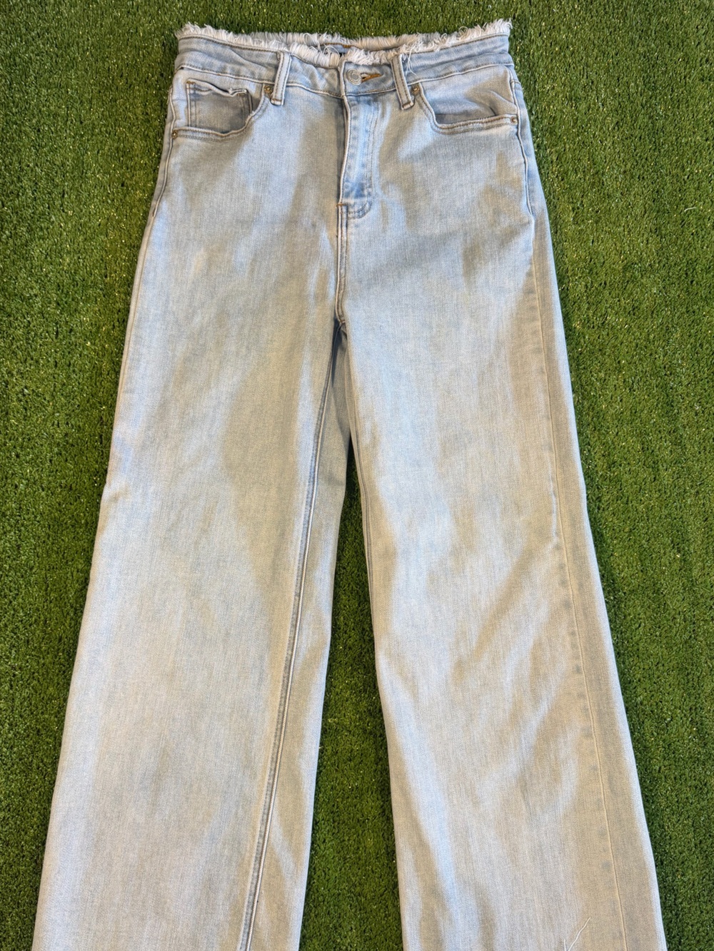 Risen Jeans High-Waist Wide Leg Jeans in Light Blue with Frayed Waistband